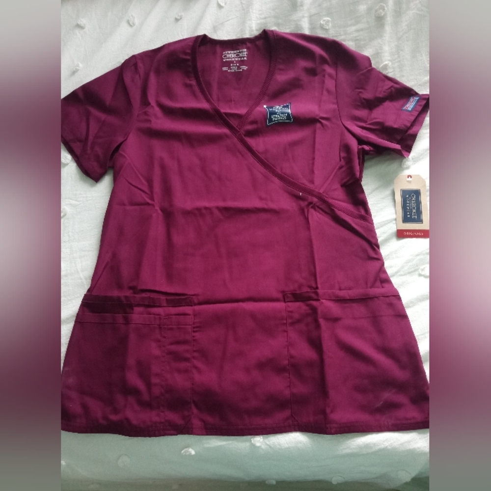 Cherokee Authentic Workwear Originals Scrub Top. Size Medium. Wine red.